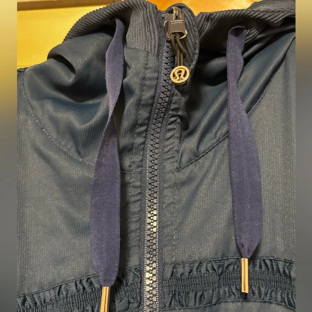Lulu Lemon Navy reversible Jacket medium - Picture 2 of 8